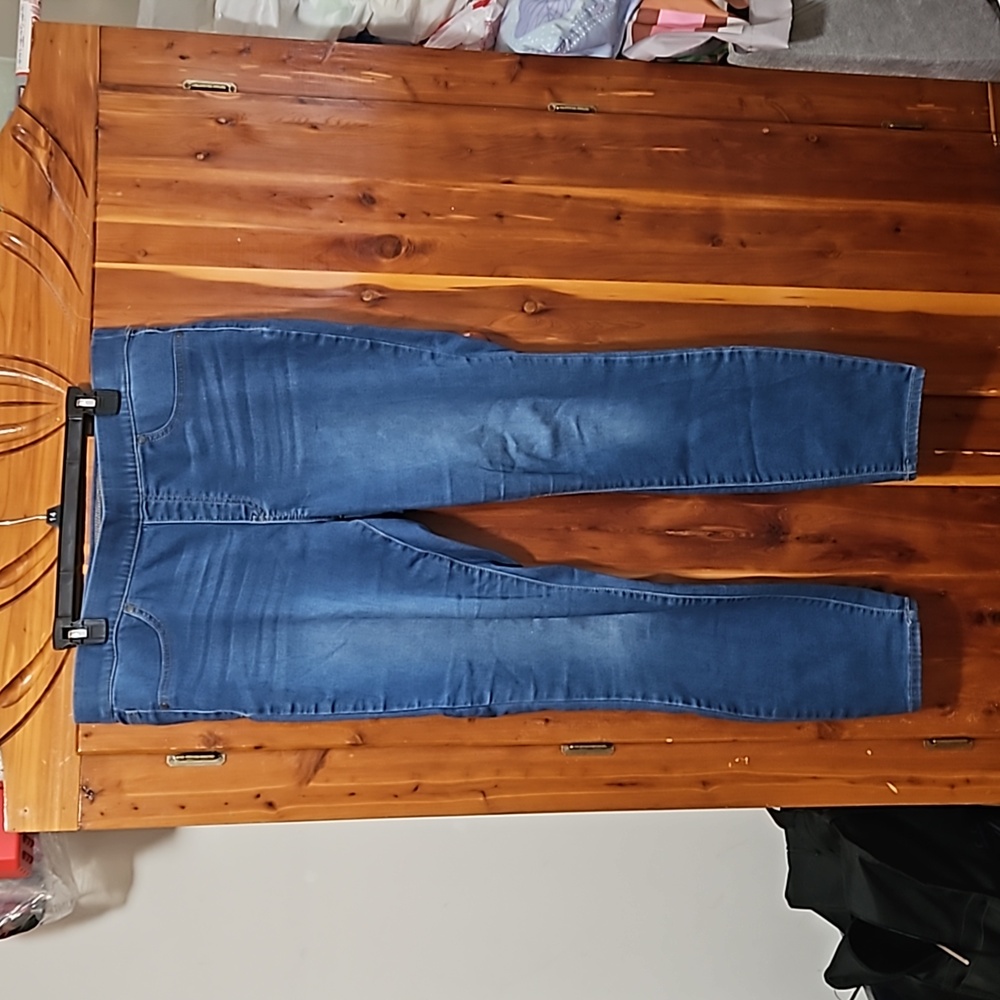 New Direction pull on Skinny jean